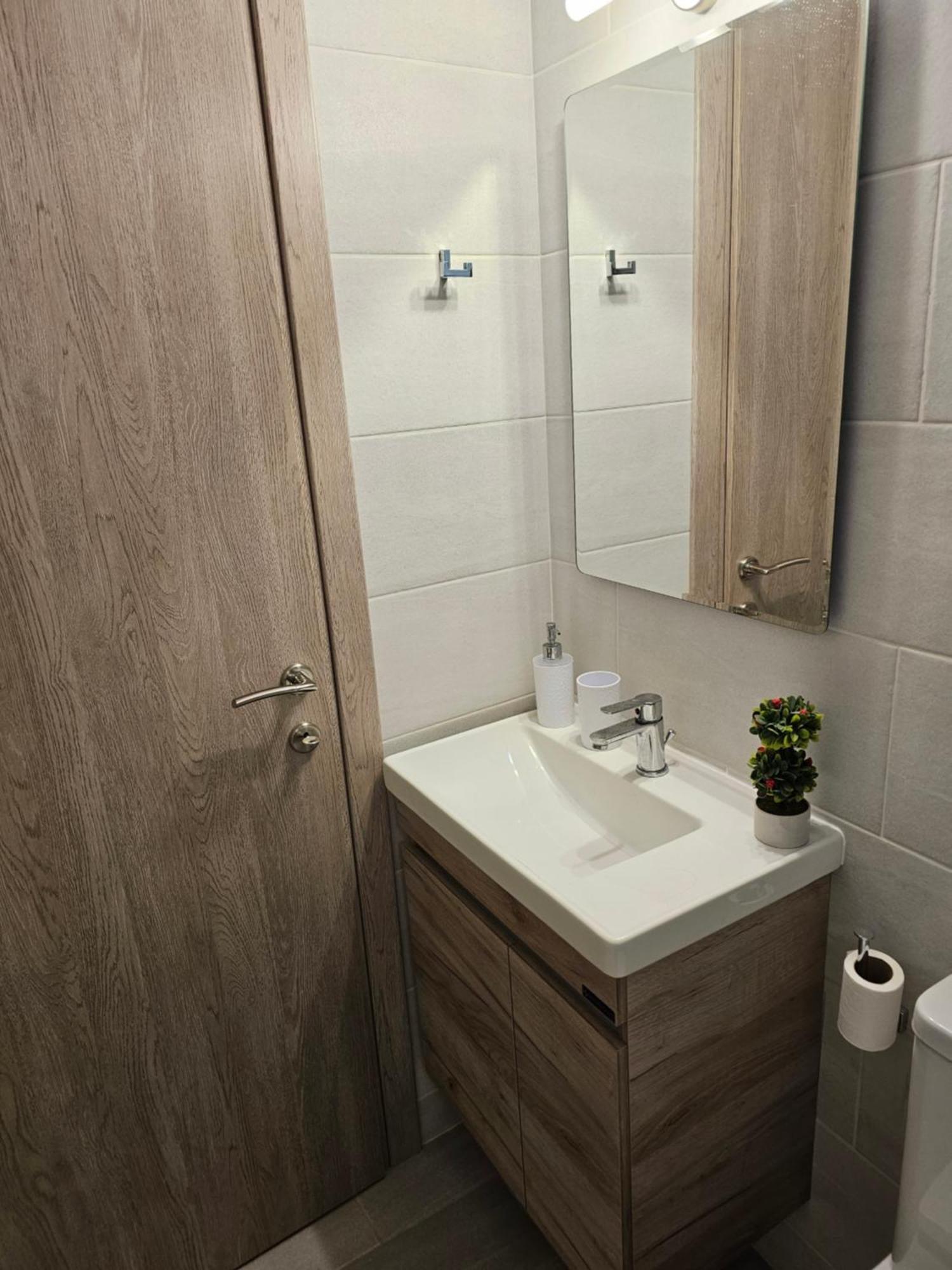 Cosy Apartment In The Heart Of The City Kalamata Exterior foto
